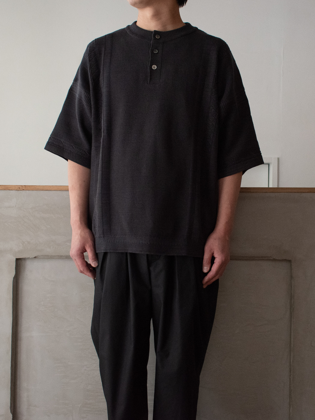 YASHIKI Asasuzu Henley Knit