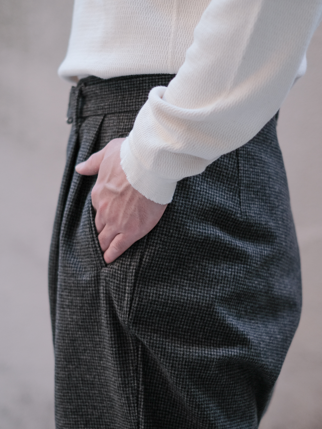 C/W BELTED 2TUCK TROUSERS col.Hound Tooth | PEOPLE | ピープル