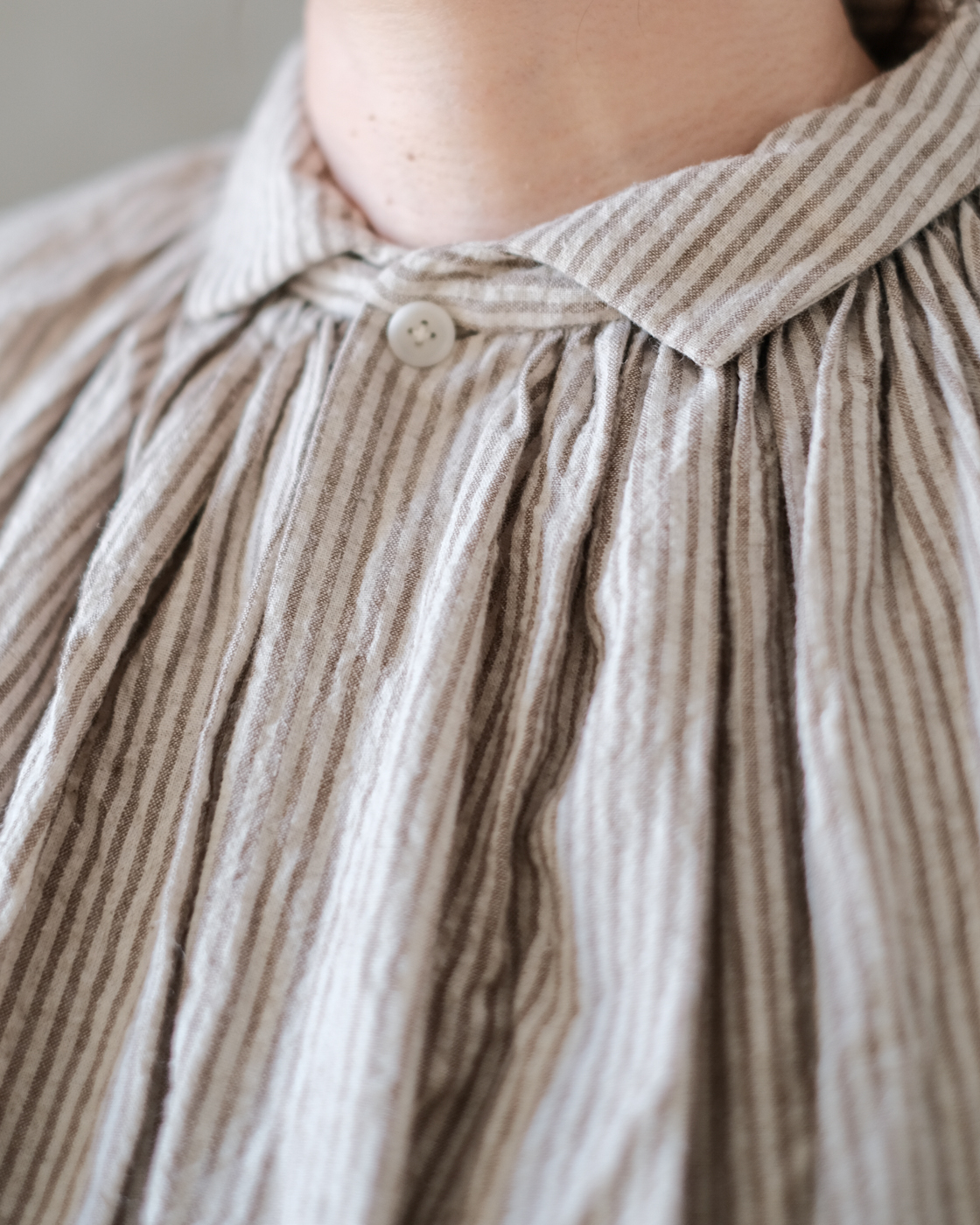 ギャザーブラウス col.Brown-St | PEOPLE | ピープル