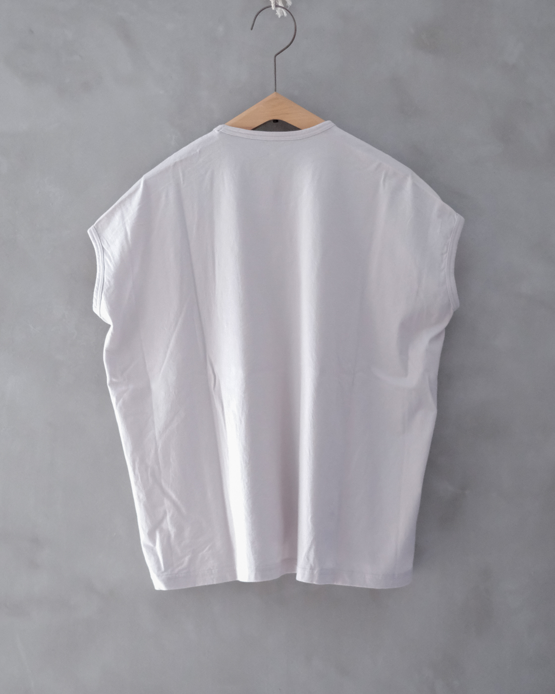 80&frasl;2 コンパクト天竺 フレンチスリーブ  Beige | PEOPLE