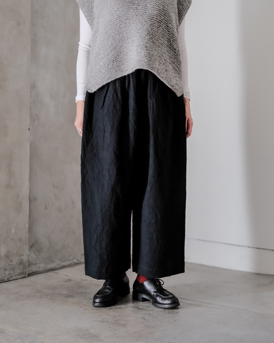 | 受注商品 | Semi- Wide Pants (Wool Linen) col.Black Navy  11月中旬〜12月上旬お渡し予定